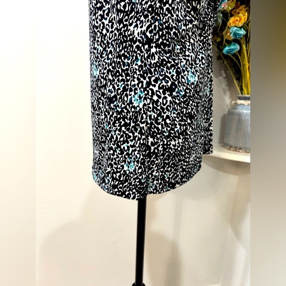 DKNY Blue and Black Wrap Top - Size L - Picture 4 of 9